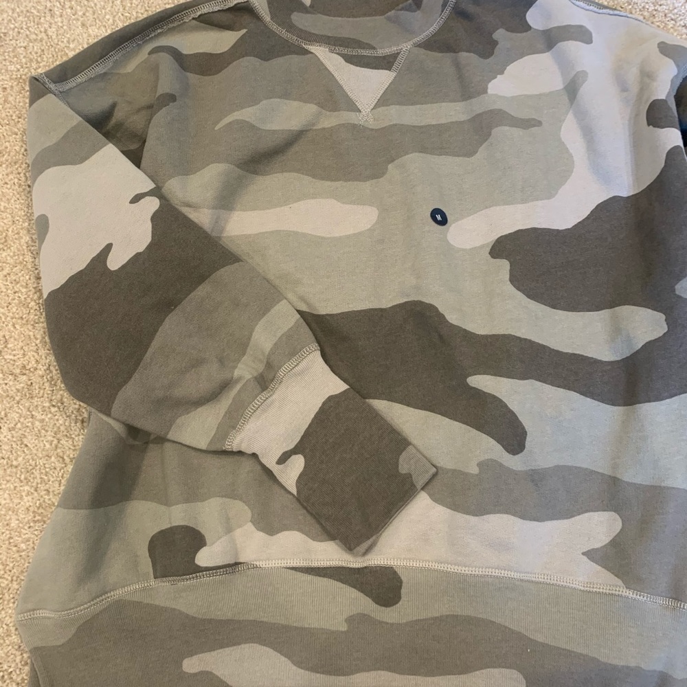 Abercrombie sister Studio Camo Sweatshirt - Picture 2 of 3